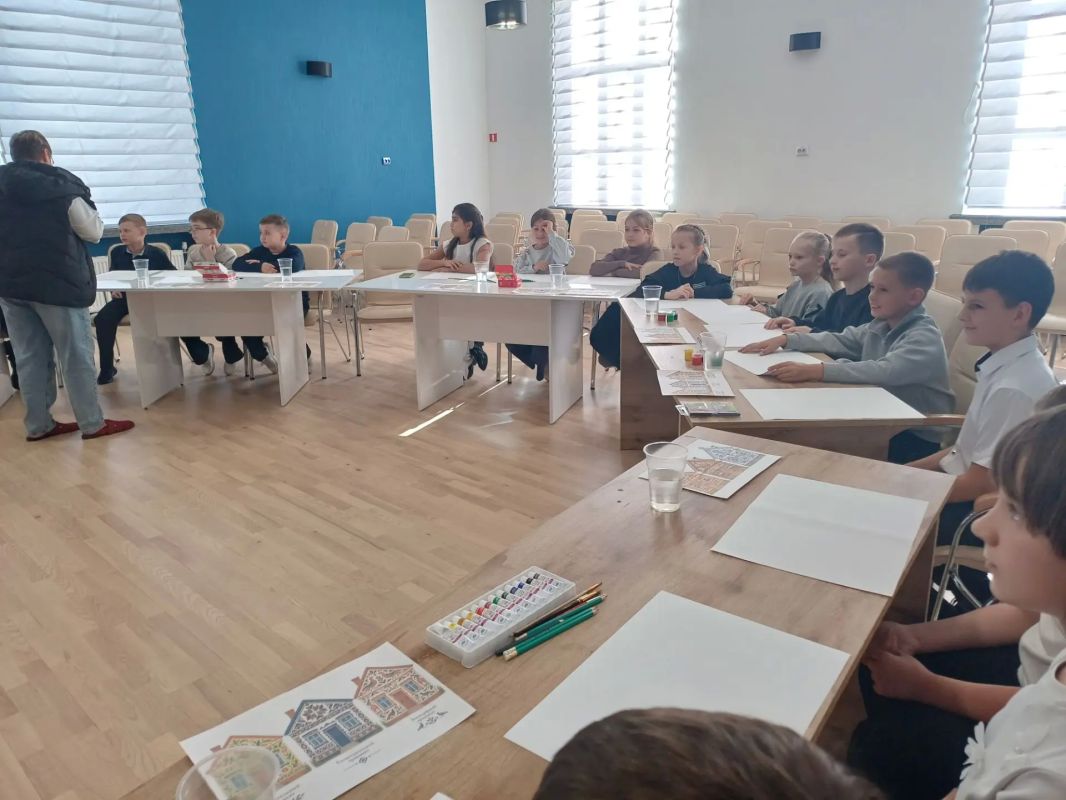 Сегодня во Дворце культуры железнодорожников началась Сегодня во Дворце культуры железнодорожников началась
