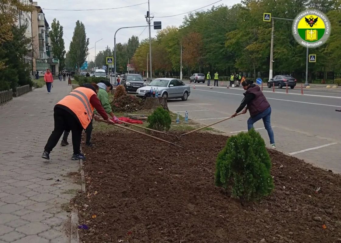 В Мелитополе продолжаются работы по благоустройству общественных территорий В Мелитополе продолжаются работы по благоустройству общественных территорий