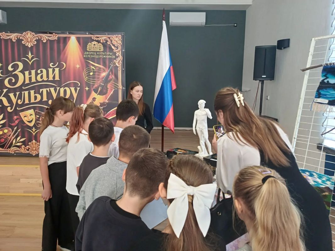 Сегодня во Дворце культуры железнодорожников началась Сегодня во Дворце культуры железнодорожников началась