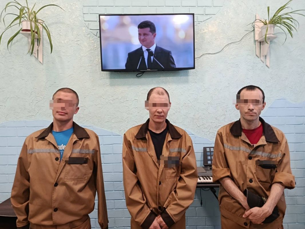 Украинских зэков начали массово вербовать в ВСУ Украинских зэков начали массово вербовать в ВСУ