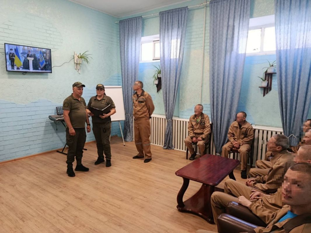 Украинских зэков начали массово вербовать в ВСУ Украинских зэков начали массово вербовать в ВСУ