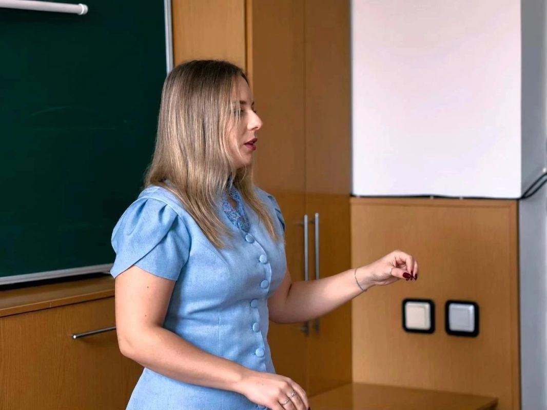 Студентам МЕЛГУ рассказали, как бесплатно ходить в театры и музеи по всей России Студентам МЕЛГУ рассказали, как бесплатно ходить в театры и музеи по всей России