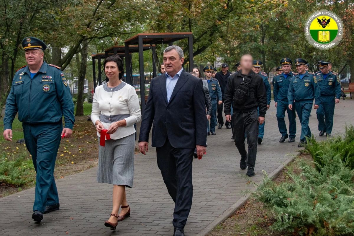 Сергей Золотарёв: В Мелитополе открыли сквер Огнеборцев — символ уважения к представителям самой мужественной профессии Сергей Золотарёв: В Мелитополе открыли сквер Огнеборцев — символ уважения к представителям самой мужественной профессии
