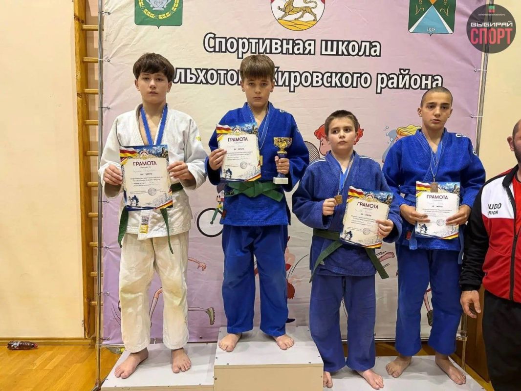 Дзюдо: запорожские спортсмены вернулись с медалями из Эльхотово!