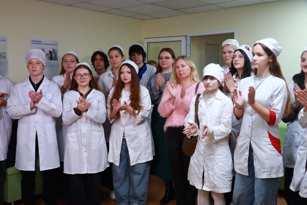Кадровый центр по Мелитополю и Мелитопольскому району провёл профтур для будущих медиков Кадровый центр по Мелитополю и Мелитопольскому району провёл профтур для будущих медиков