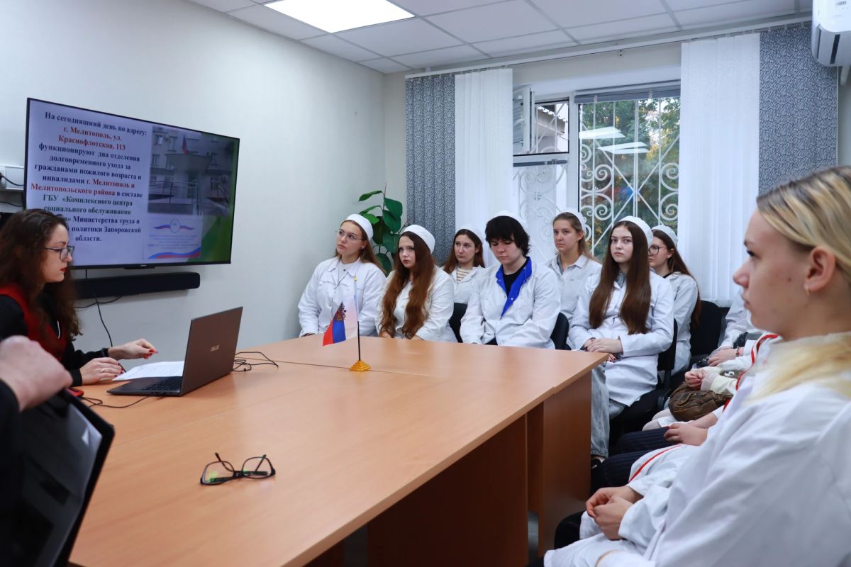 Кадровый центр по Мелитополю и Мелитопольскому району провёл профтур для будущих медиков Кадровый центр по Мелитополю и Мелитопольскому району провёл профтур для будущих медиков