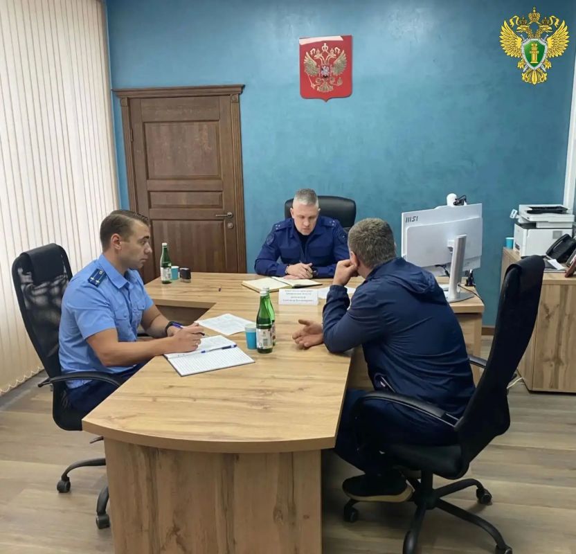 В рамках работы «мобильной приемной» заместитель прокурора Запорожской области Александр Воропаев провел личный выездной прием граждан, в том числе членов семей участников специальной военной операции, проживающих на... В рамках работы «мобильной приемной» заместитель прокурора Запорожской области Александр Воропаев провел личный выездной прием граждан, в том числе членов семей участников специальной военной операции, проживающих на...