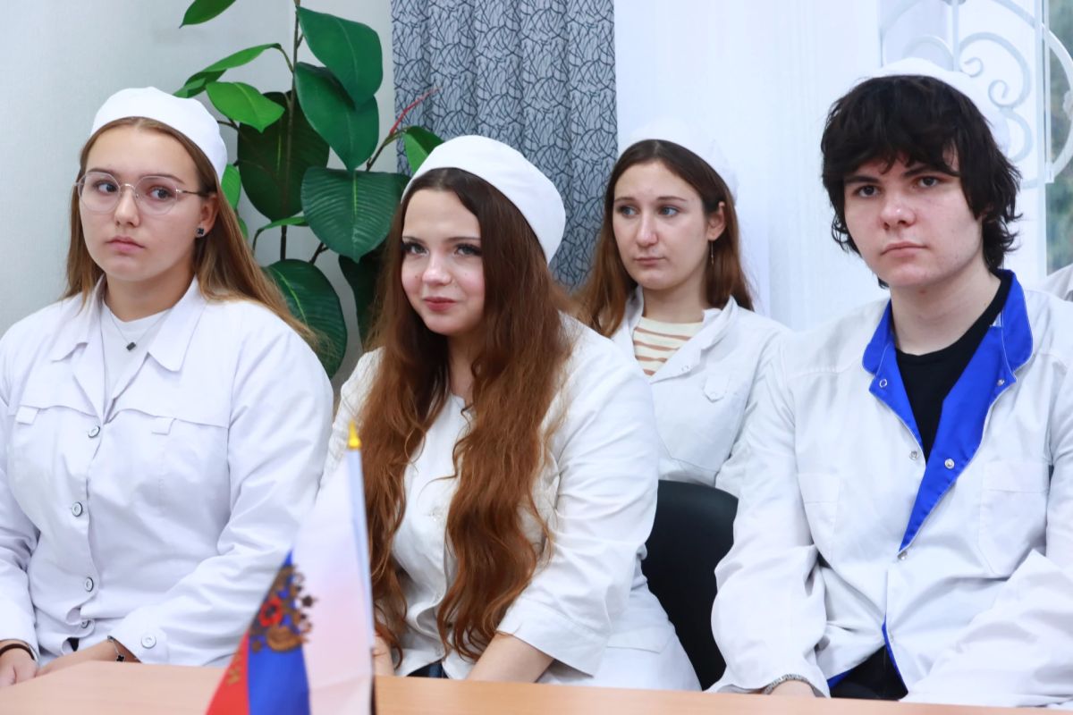 Кадровый центр по Мелитополю и Мелитопольскому району провёл профтур для будущих медиков Кадровый центр по Мелитополю и Мелитопольскому району провёл профтур для будущих медиков