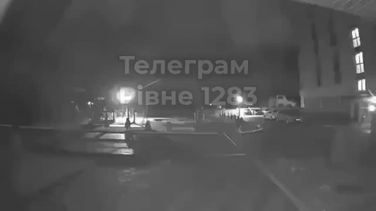 Момент ночного прилета в Ровно