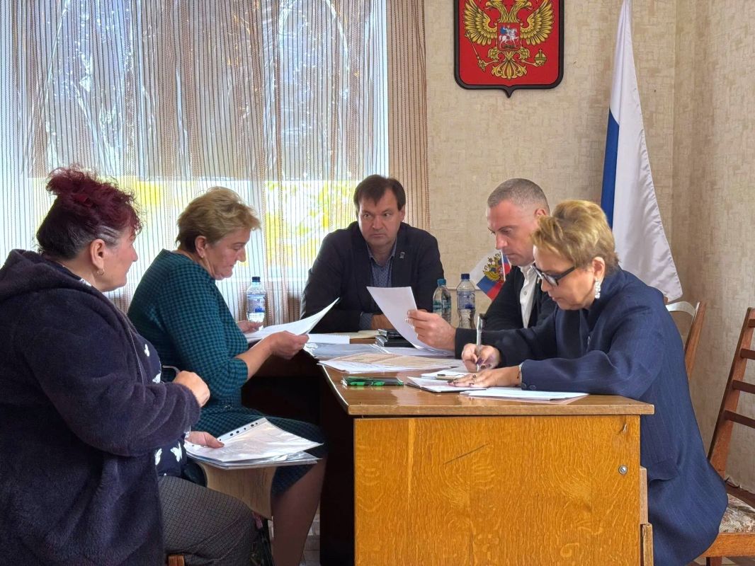 Приазовском районе прошёл личный приём граждан Приазовском районе прошёл личный приём граждан
