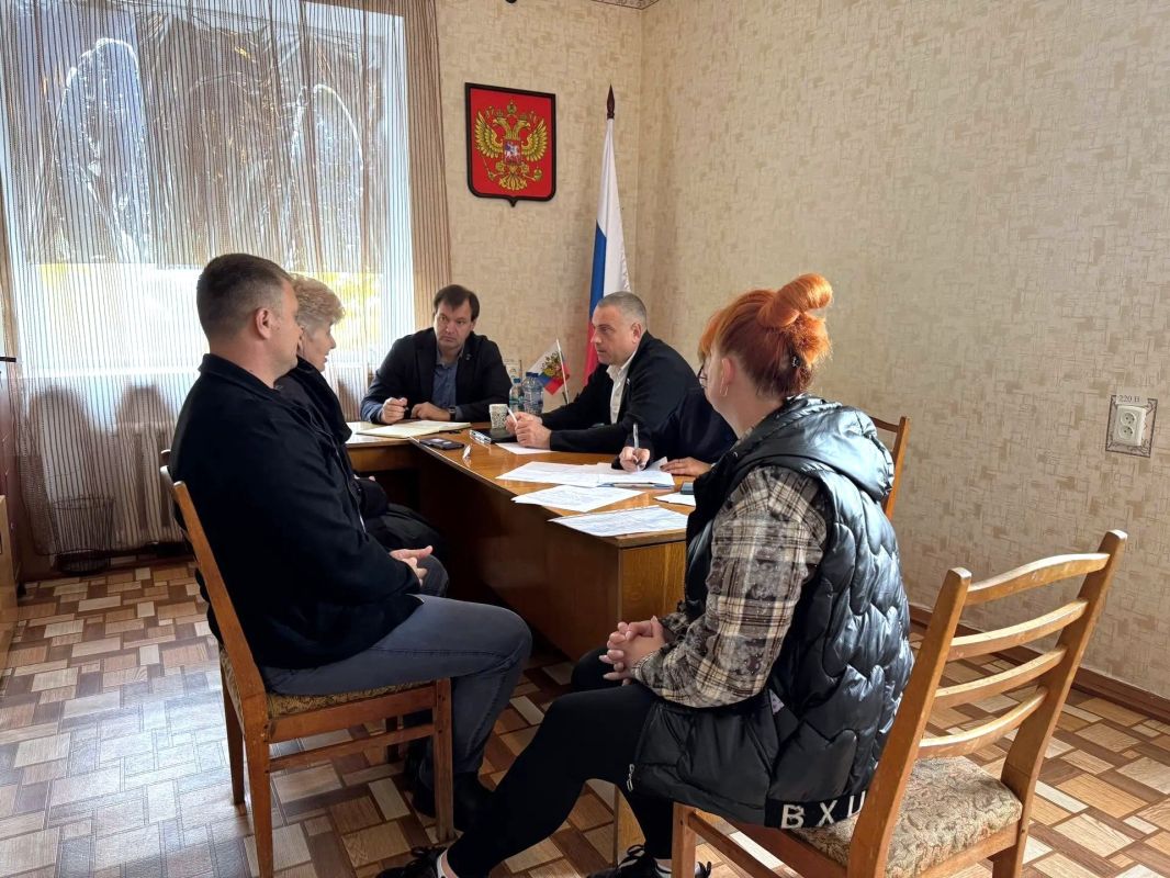 Приазовском районе прошёл личный приём граждан Приазовском районе прошёл личный приём граждан