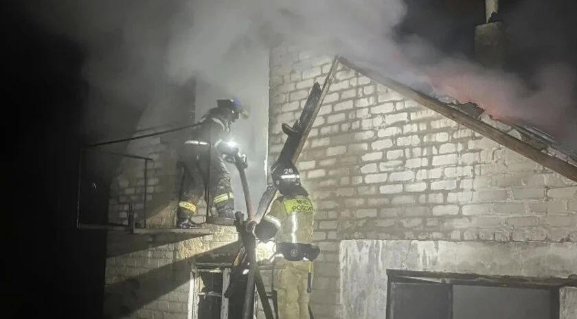 В Бердянске спасатели ликвидировали пожар в жилом доме