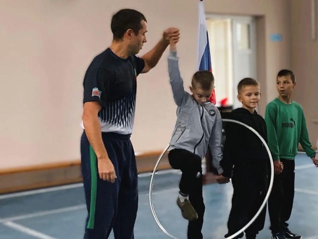 В Новобогдановской школе № 49 состоялись муниципальные соревнования «Весёлые старты!» В Новобогдановской школе № 49 состоялись муниципальные соревнования «Весёлые старты!»