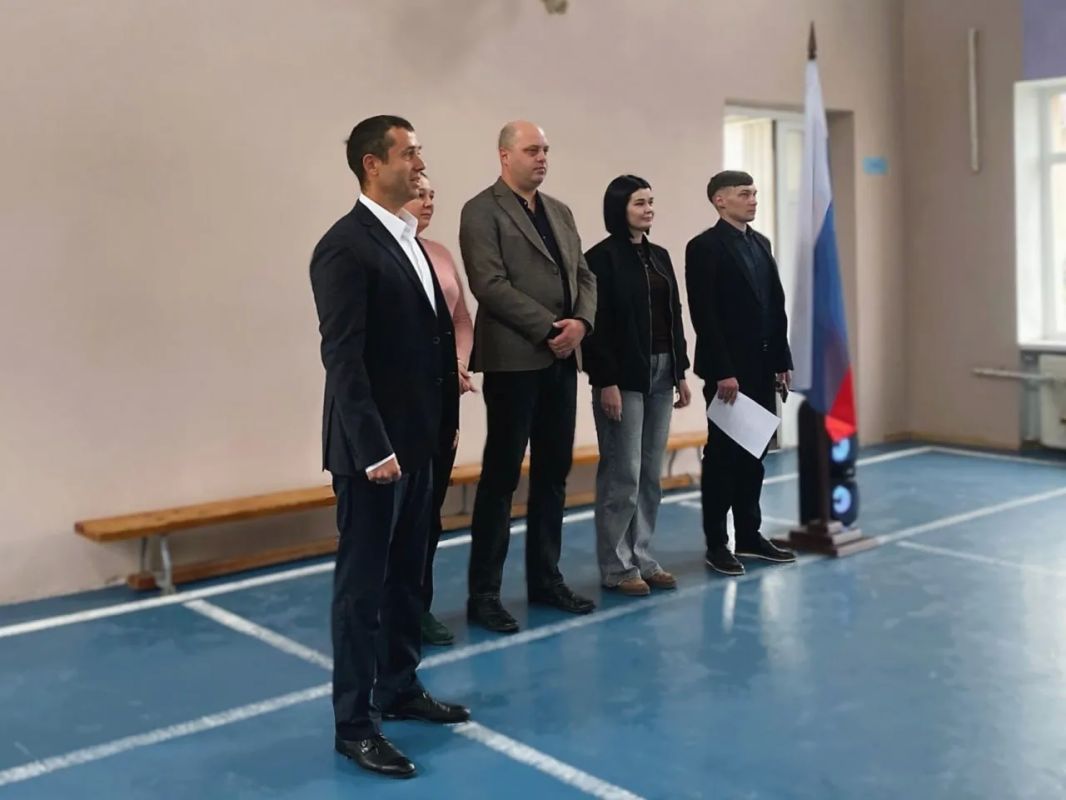 В Новобогдановской школе № 49 состоялись муниципальные соревнования «Весёлые старты!» В Новобогдановской школе № 49 состоялись муниципальные соревнования «Весёлые старты!»