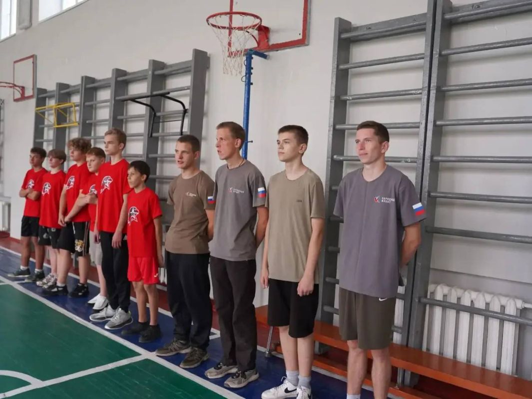 Дружеский футбольный матч прошел в школе N 2 Дружеский футбольный матч прошел в школе N 2