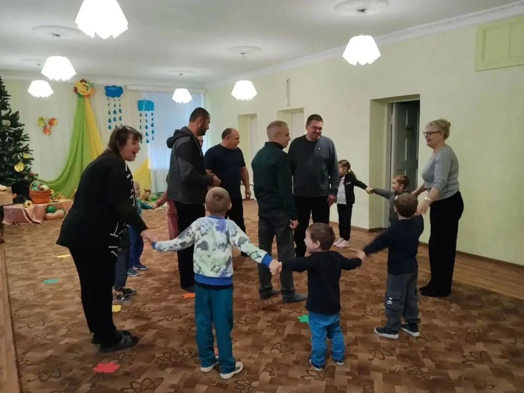 Весёлая зарядка вместе с папой Весёлая зарядка вместе с папой