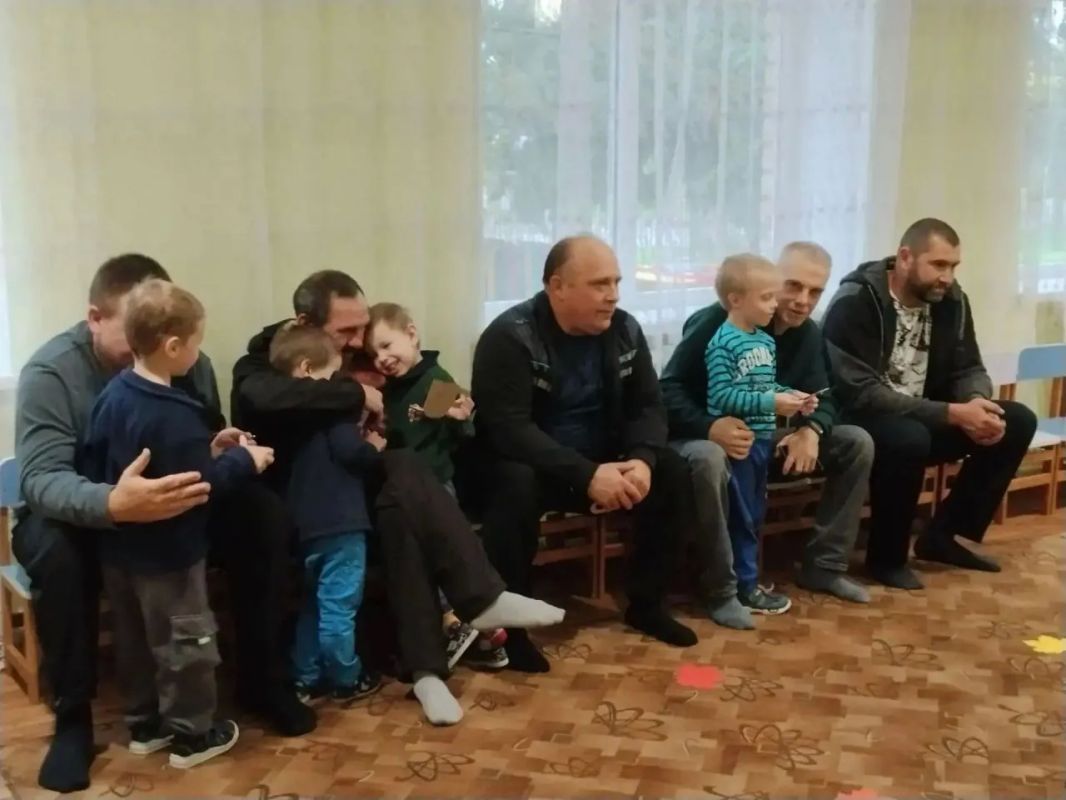 Весёлая зарядка вместе с папой Весёлая зарядка вместе с папой