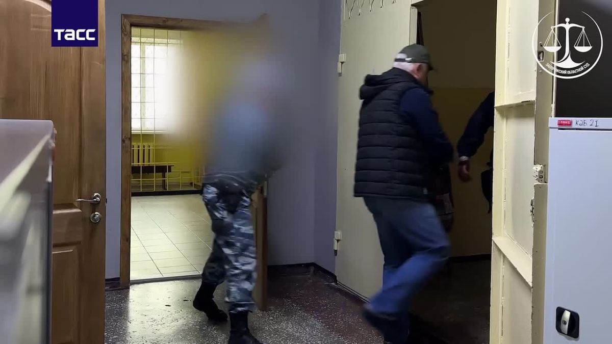 Экс-замминистра транспорта Запорожской области Юрий Беляев осужден на 8 лет колонии строгого режима со штрафом 19 млн рублей за получение взятки, сообщили в Запорожском областном суде