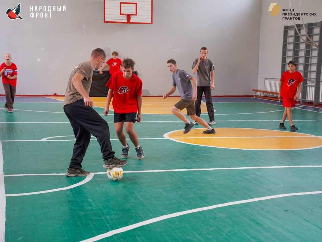 В Бердянске ко Дню казачьей славы России сыграли в футбол — и не ради кубка, а ради духа товарищества! В Бердянске ко Дню казачьей славы России сыграли в футбол — и не ради кубка, а ради духа товарищества!