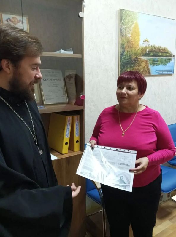В пгт Акимовка прошла миссионерская акция, посвященная празднику Покрова Пресвятой Богородицы В пгт Акимовка прошла миссионерская акция, посвященная празднику Покрова Пресвятой Богородицы