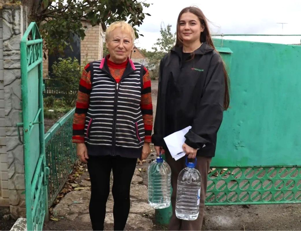 Весёловском округе продолжается адресная доставка питьевой воды Весёловском округе продолжается адресная доставка питьевой воды