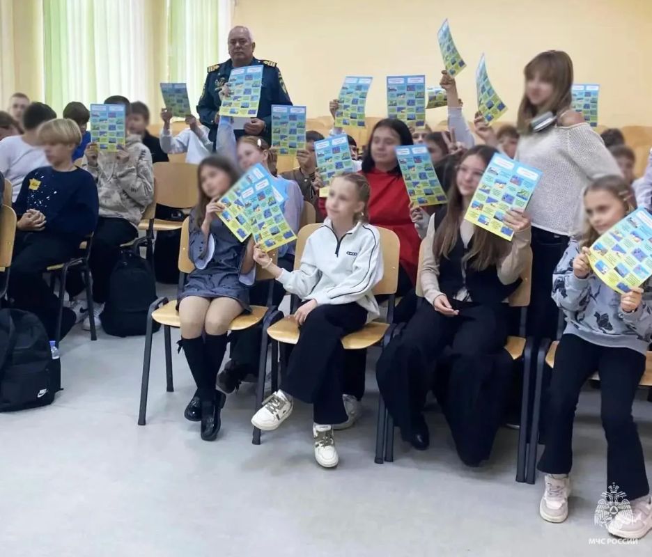 Инспекторы ГИМС МЧС России по Запорожской области обучают подрастающее поколение правилам безопасности на воде Инспекторы ГИМС МЧС России по Запорожской области обучают подрастающее поколение правилам безопасности на воде