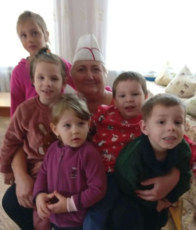 «Знает точно детвора: кормят вкусно повара!» — в «Жемчужинке» поздравили любимого повара «Знает точно детвора: кормят вкусно повара!» — в «Жемчужинке» поздравили любимого повара