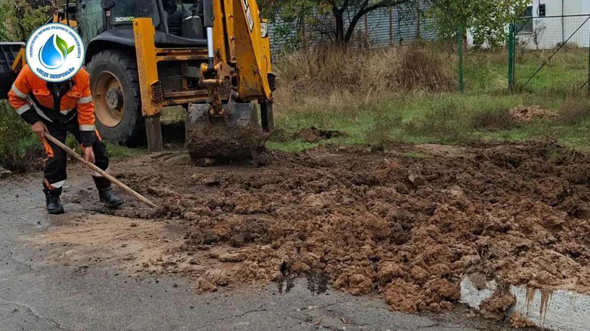 Специалисты филиала «Мелитопольское ПУВКХ» ГУП ЗО «Вода Запорожья» устранили порывы на водопроводной сети в селе Новоданиловка Акимовского муниципального округа Специалисты филиала «Мелитопольское ПУВКХ» ГУП ЗО «Вода Запорожья» устранили порывы на водопроводной сети в селе Новоданиловка Акимовского муниципального округа