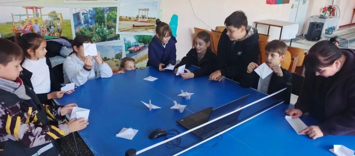 «Белый журавлик надежды»: в Доме культуры села Андровка прошёл творческий мастер-класс «Белый журавлик надежды»: в Доме культуры села Андровка прошёл творческий мастер-класс