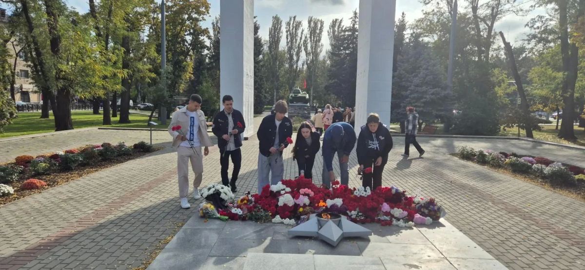 Актив РО ЛДПР Запорожской области почтил память освободителей Мелитополя Актив РО ЛДПР Запорожской области почтил память освободителей Мелитополя