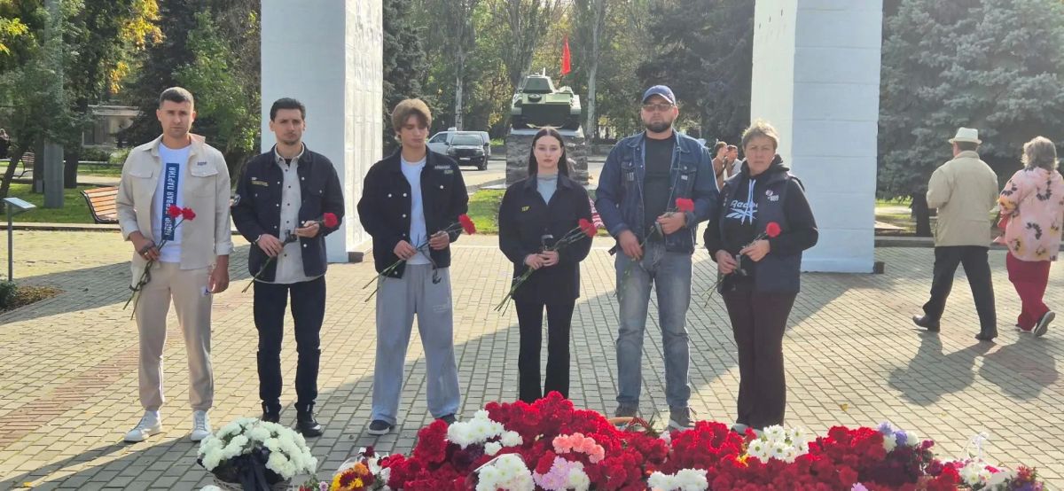 Актив РО ЛДПР Запорожской области почтил память освободителей Мелитополя Актив РО ЛДПР Запорожской области почтил память освободителей Мелитополя