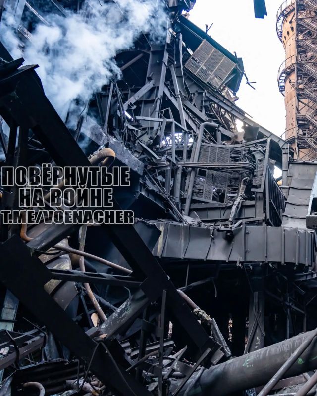 Опубликованы фотографии последствий ударов по комбинату «Запорожсталь» с очередным нытьем о бедственном положении предприятия Опубликованы фотографии последствий ударов по комбинату «Запорожсталь» с очередным нытьем о бедственном положении предприятия