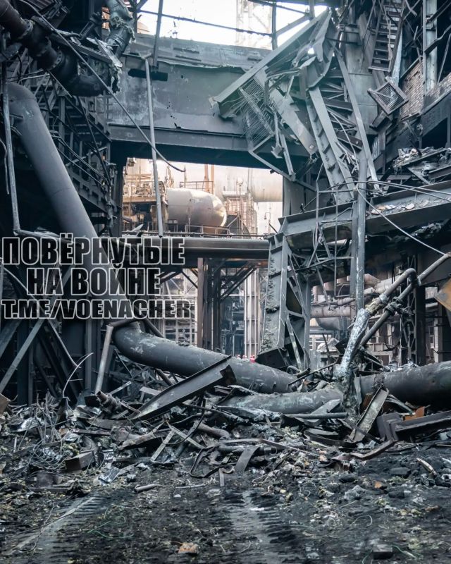 Опубликованы фотографии последствий ударов по комбинату «Запорожсталь» с очередным нытьем о бедственном положении предприятия Опубликованы фотографии последствий ударов по комбинату «Запорожсталь» с очередным нытьем о бедственном положении предприятия