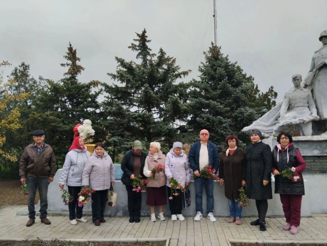 В Давыдовке прошли памятные мероприятия, посвященные Дню освобождения села от немецко-фашистких захватчиков В Давыдовке прошли памятные мероприятия, посвященные Дню освобождения села от немецко-фашистких захватчиков