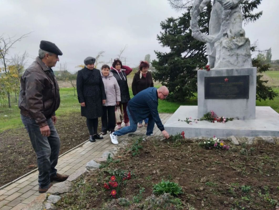 В Давыдовке прошли памятные мероприятия, посвященные Дню освобождения села от немецко-фашистких захватчиков В Давыдовке прошли памятные мероприятия, посвященные Дню освобождения села от немецко-фашистких захватчиков