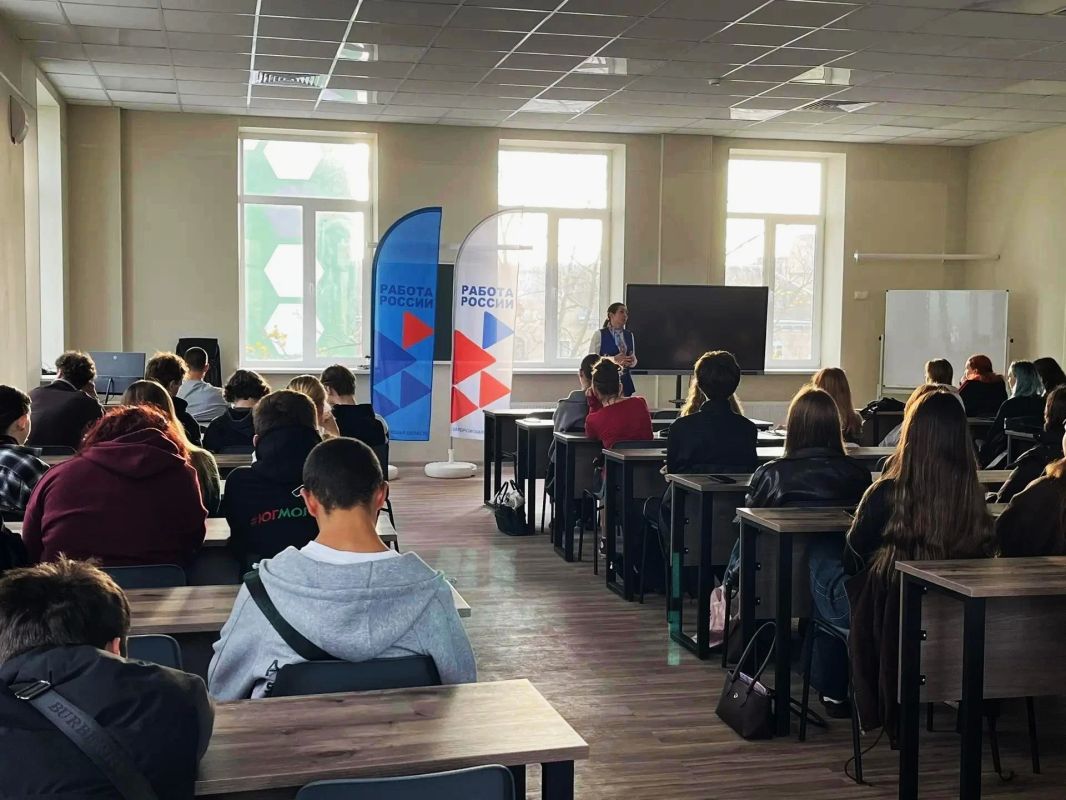 «Моя профессия — моё будущее»: как в Мелитополе студентов учат строить карьеру «Моя профессия — моё будущее»: как в Мелитополе студентов учат строить карьеру
