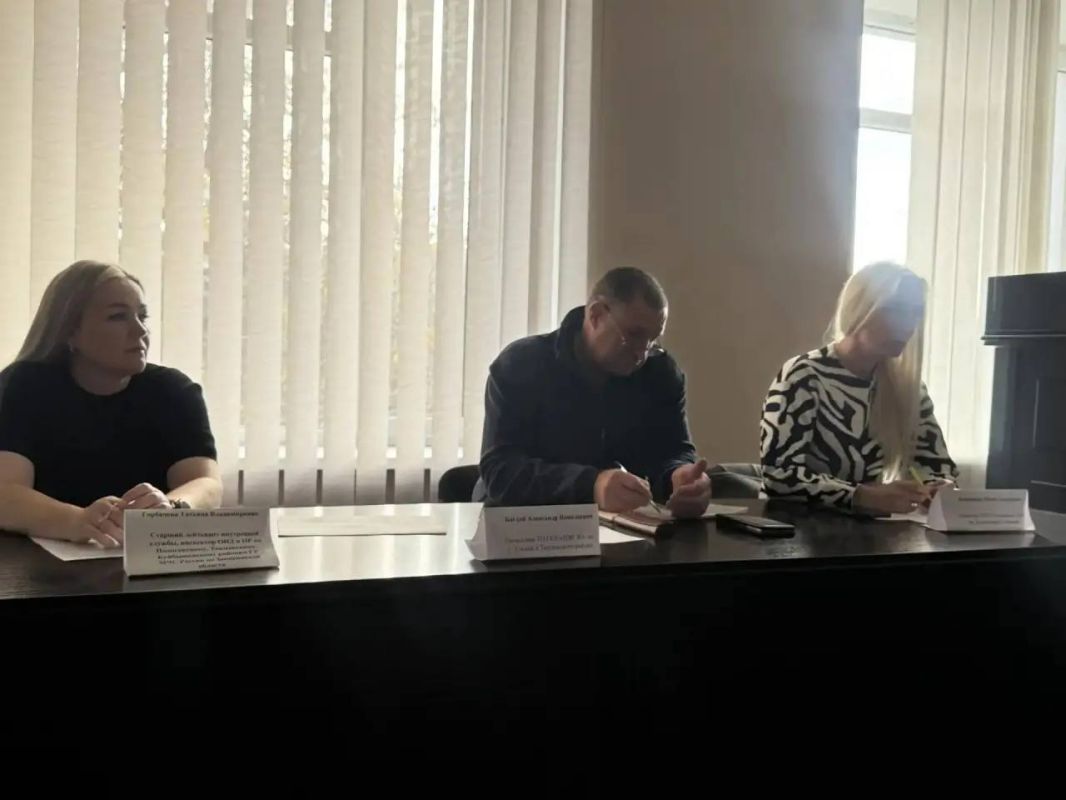 В Токмакском муниципальном округе состоялось заседание комиссии по делам несовершеннолетних и защите их прав В Токмакском муниципальном округе состоялось заседание комиссии по делам несовершеннолетних и защите их прав