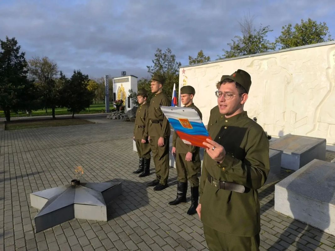 В Акимовке почтили память воинов, освободивших посёлок в 1943 году В Акимовке почтили память воинов, освободивших посёлок в 1943 году