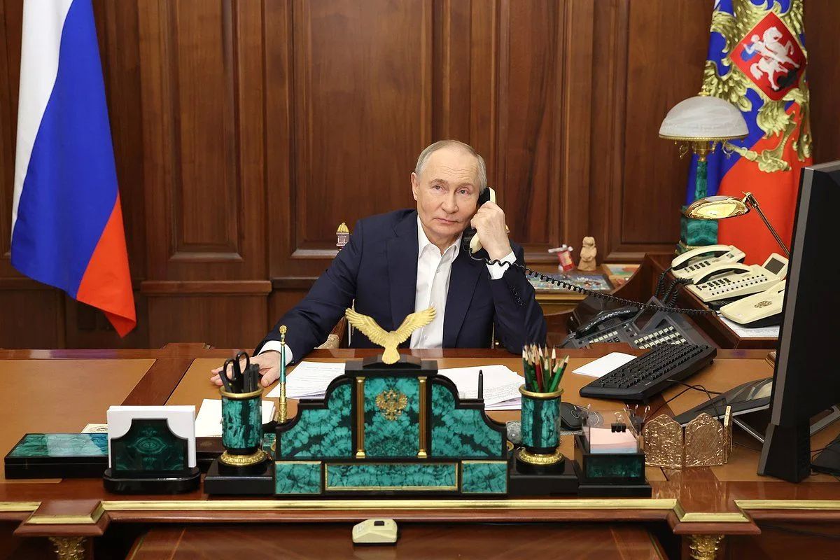 Владимир Путин посвятил значительную часть телефонного разговора с президентом Финляндии и премьером Норвегии лекции по средневековой славянской истории