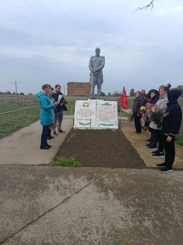 28 октября состоялся митинг, посвящённый Дню освобождения села Анновка 28 октября состоялся митинг, посвящённый Дню освобождения села Анновка