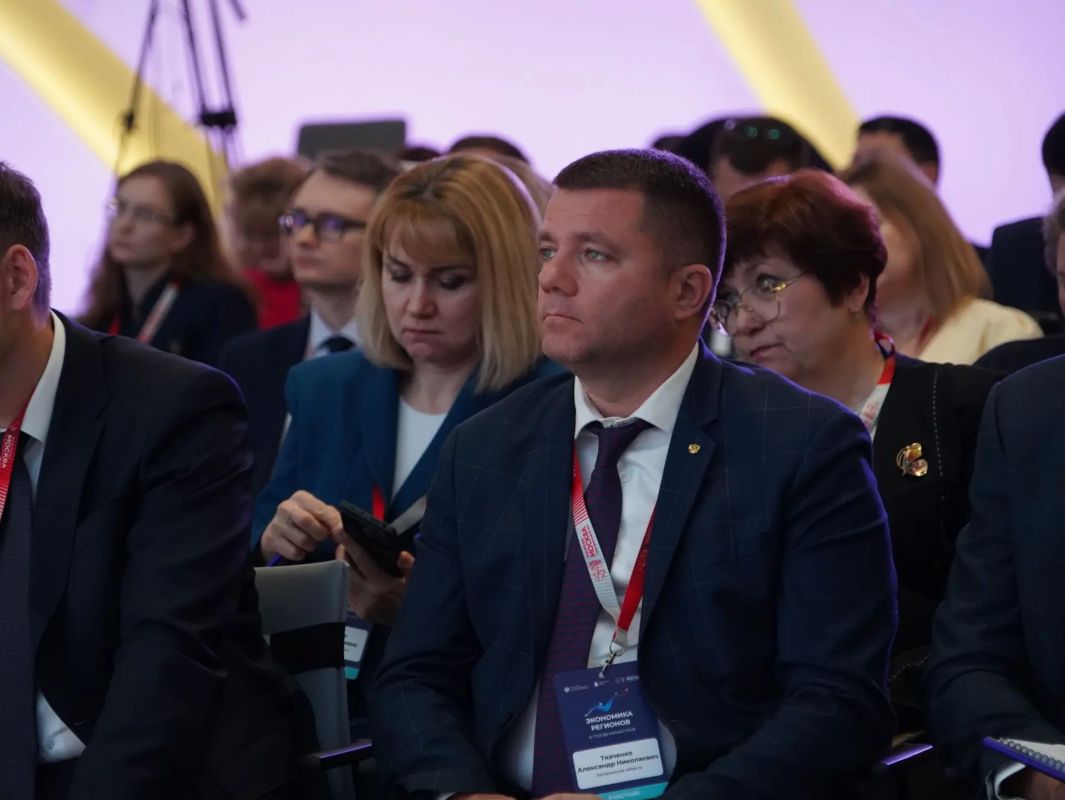 И.о. министра экономического развития Запорожской области Александр Ткаченко принял участие в IV Съезде Министров экономразвития Субъектов РФ И.о. министра экономического развития Запорожской области Александр Ткаченко принял участие в IV Съезде Министров экономразвития Субъектов РФ