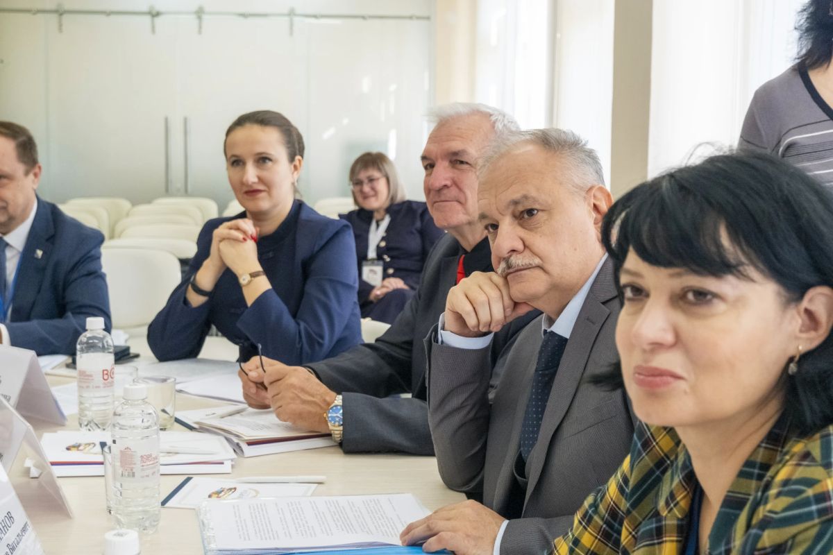 Виктор Емельяненко: Подводя итоги работы регионального парламента на прошедшей 45-й ЮРПА в Ялте, хочу отдельно остановиться на теме, которая для меня лично — вопрос совести и справедливости Виктор Емельяненко: Подводя итоги работы регионального парламента на прошедшей 45-й ЮРПА в Ялте, хочу отдельно остановиться на теме, которая для меня лично — вопрос совести и справедливости