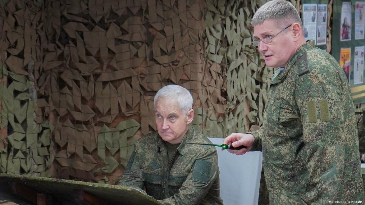 Министр обороны РФ Андрей Белоусов проверил ход выполнения боевых задач соединениями и воинскими частями группировки войск «Днепр» в зоне проведения СВО Министр обороны РФ Андрей Белоусов проверил ход выполнения боевых задач соединениями и воинскими частями группировки войск «Днепр» в зоне проведения СВО