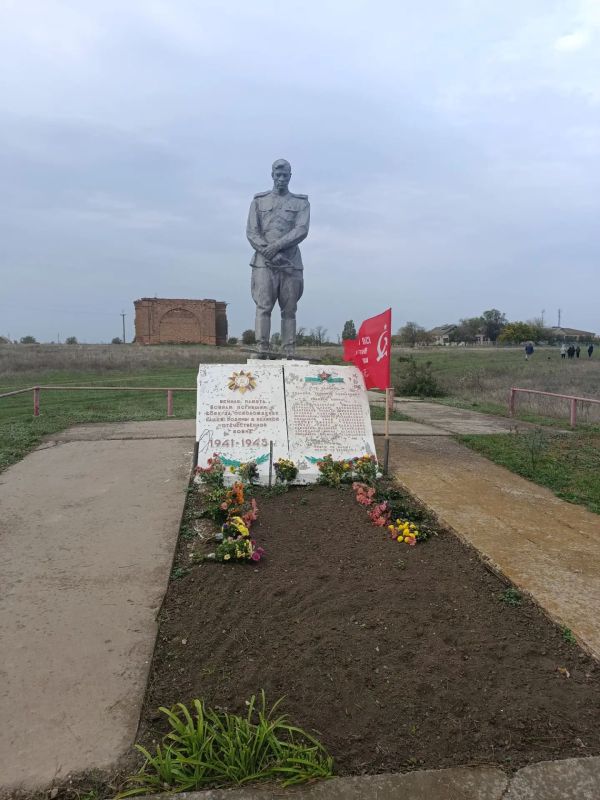 28 октября состоялся митинг, посвящённый Дню освобождения села Анновка 28 октября состоялся митинг, посвящённый Дню освобождения села Анновка
