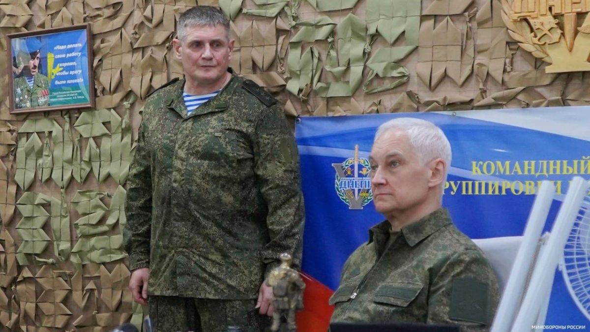 Министр обороны РФ Андрей Белоусов проверил ход выполнения боевых задач соединениями и воинскими частями группировки войск «Днепр» в зоне проведения СВО Министр обороны РФ Андрей Белоусов проверил ход выполнения боевых задач соединениями и воинскими частями группировки войск «Днепр» в зоне проведения СВО