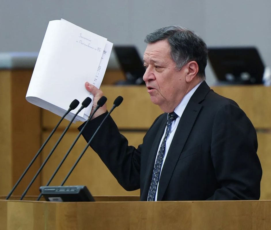 Дмитрий Ворона: Сегодня приняли в первом чтении проект федерального бюджета на 2027-2029 годы, представленный главой Минфина А.Г. Силуановым. Фракция «Единая Россия» поддержала документ единогласно Дмитрий Ворона: Сегодня приняли в первом чтении проект федерального бюджета на 2027-2029 годы, представленный главой Минфина А.Г. Силуановым. Фракция «Единая Россия» поддержала документ единогласно
