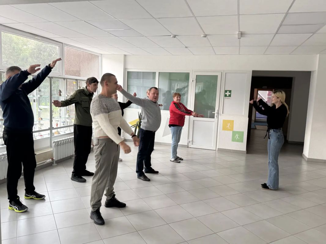 В спортивной школе № 1 состоялась оздоровительная зарядка «Активное долголетие» для работников учреждения В спортивной школе № 1 состоялась оздоровительная зарядка «Активное долголетие» для работников учреждения