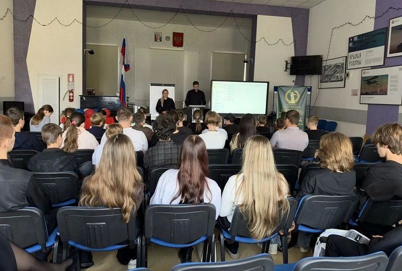 В Запорожье транспортные полицейские провели урок безопасности для школьников и студентов В Запорожье транспортные полицейские провели урок безопасности для школьников и студентов