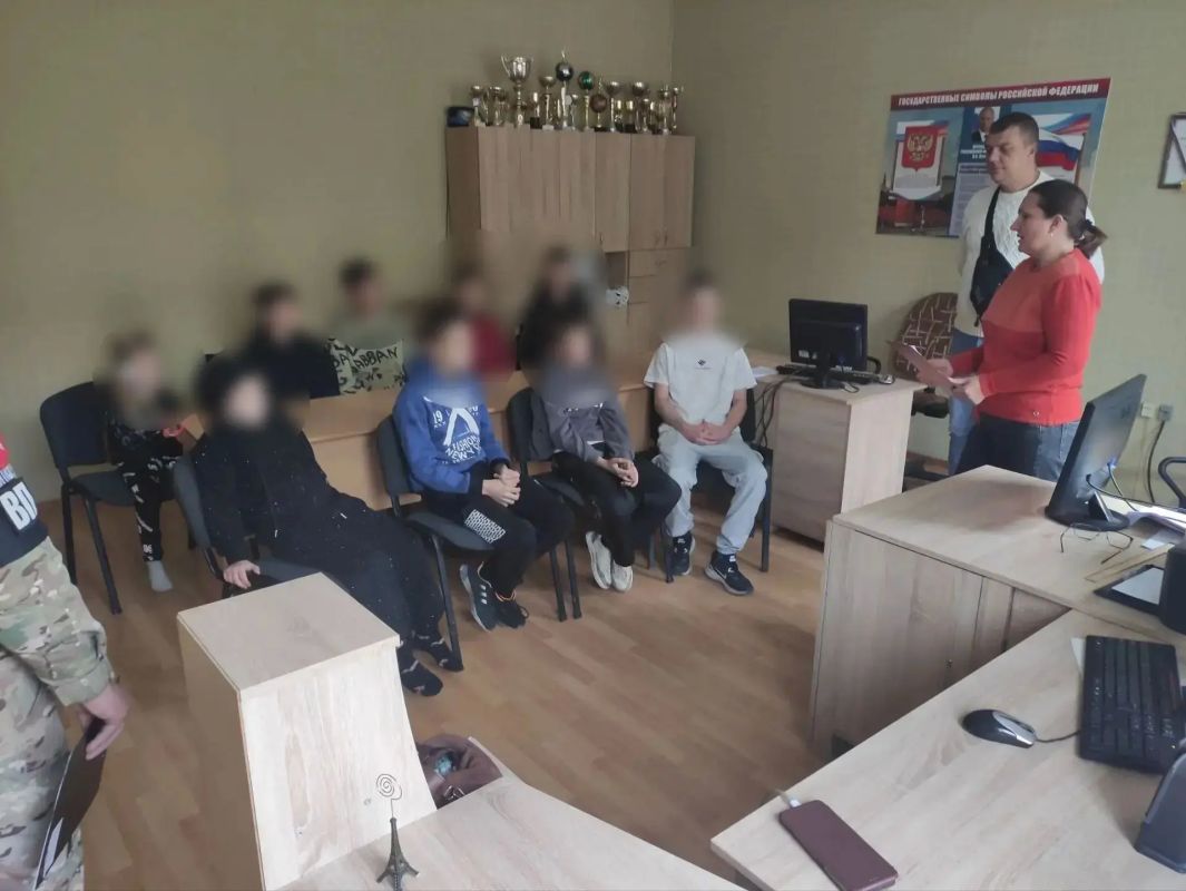 «Твой выбор — твоя безопасность»: антитеррористическое мероприятие в спортивной школе пгт Куйбышево «Твой выбор — твоя безопасность»: антитеррористическое мероприятие в спортивной школе пгт Куйбышево