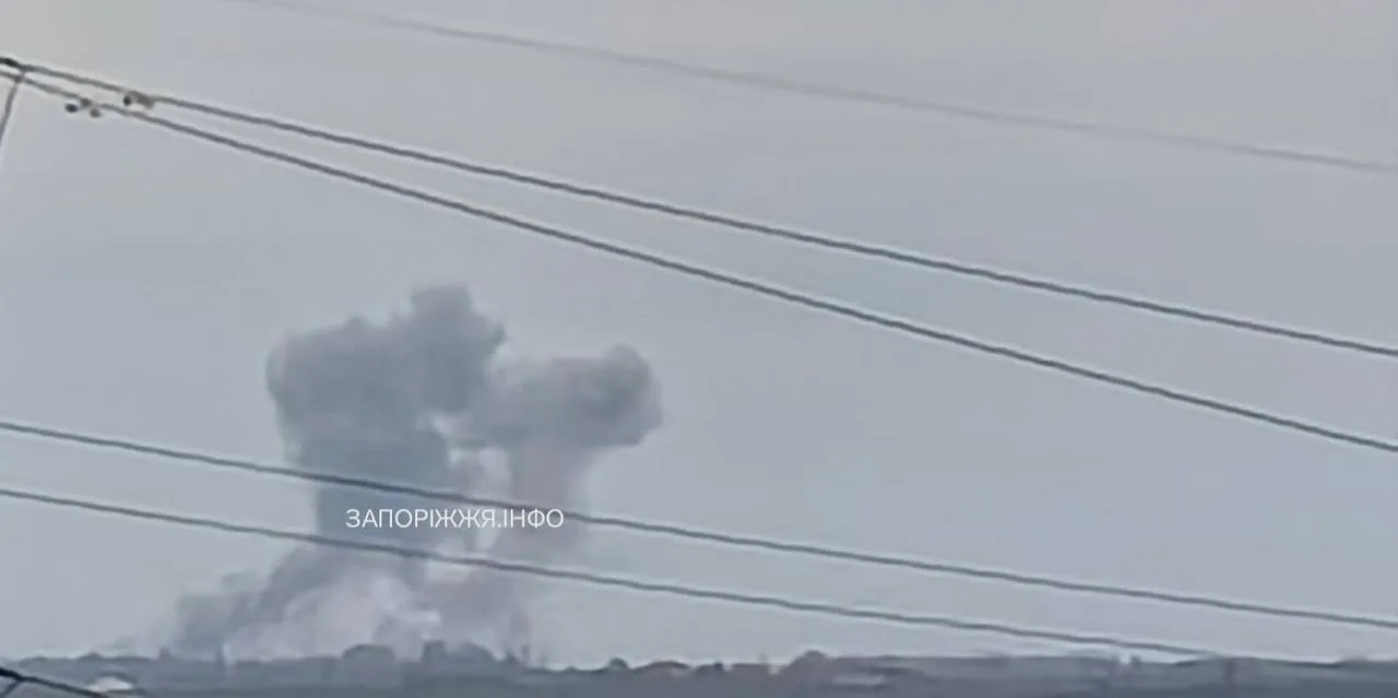 Дым над местом прилета в Запорожье